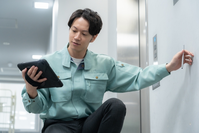 エレベーター保守点検は月1回を基本に使用頻度に合わせて行いましょう